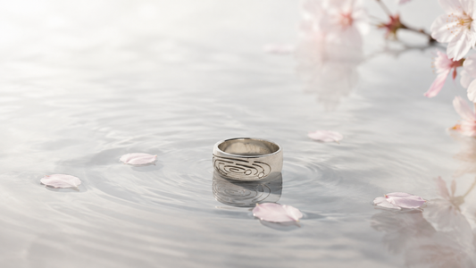 花を身に纏うとは？WAが花言葉をアクセサリーにする理由